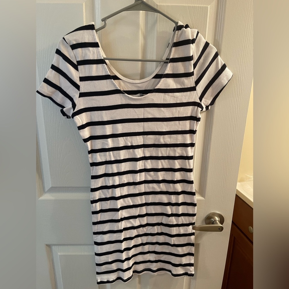 Striped Ribbed Bodycon Dress - Picture 4 of 4